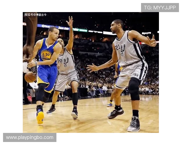 如何理解篮球比赛中的卡位犯规判定标准与具体规则？